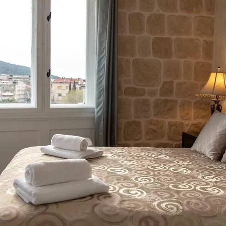 Palace Queen Mary I Luxury Penzion