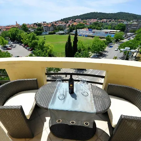 Palace Queen Mary I Luxury Gasthof