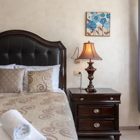 Palace Queen Mary I Luxury Split