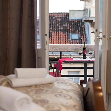 Palace Queen Mary I Luxury