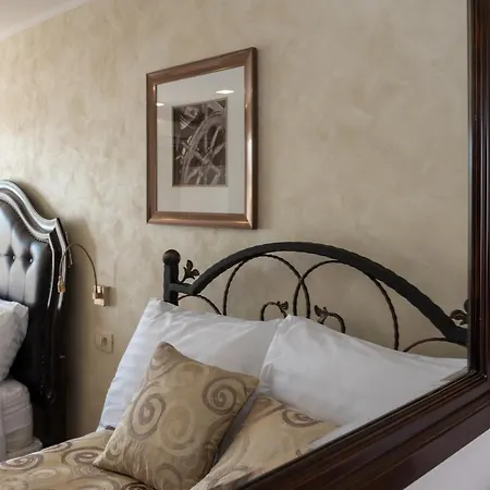 Guest house Palace Queen Mary I Luxury