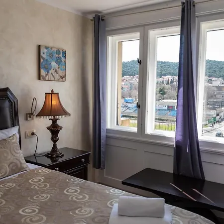 Palace Queen Mary I Luxury Guest house 4*